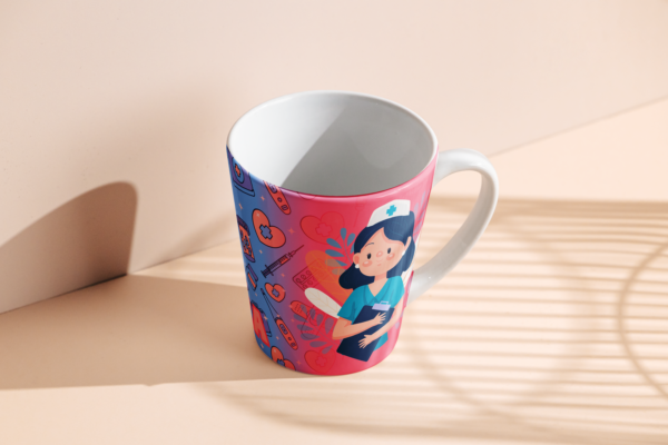 Imagen taza cónica diseño enfermera