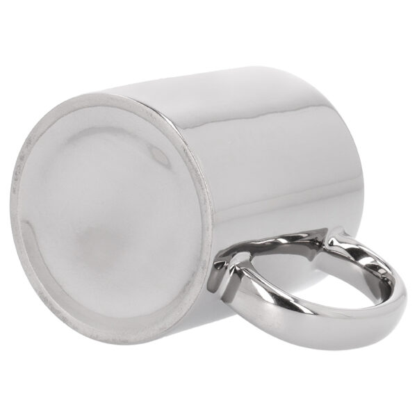 Imagen base taza efecto metálico plateado